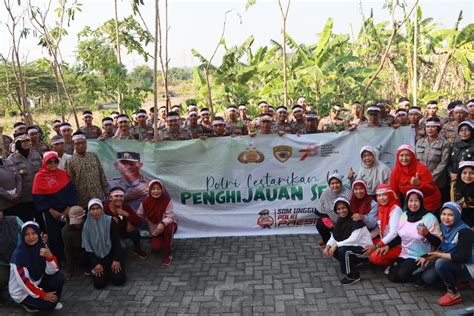 Semarak Hut Ri Ke Polrestabes Surabaya Tanam Pohon Serentak Kabar