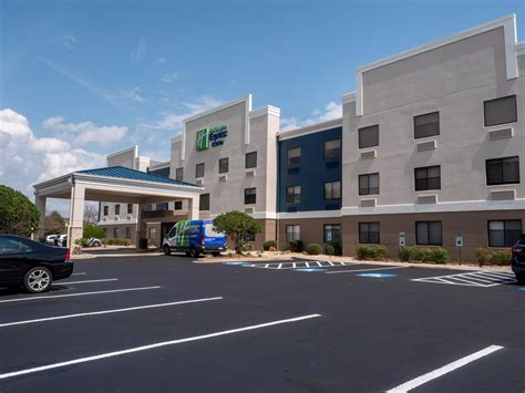 Hotels Downtown Greenville, SC | Holiday Inn Express & Suites Greenville Airport