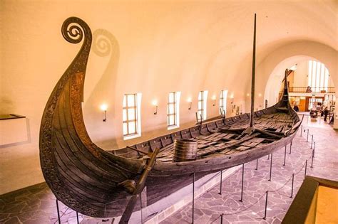 O passeio de hoje foi no museu de cultura viking Esse é um barco viking