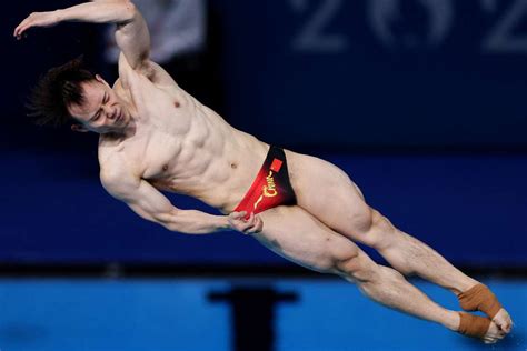 Olympics China S Xie Wins Men S Three Metre Springboard Gold