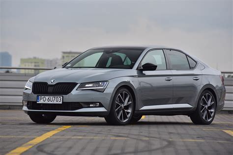 Żarówki Skoda Superb III 20152023 jakie potrzebne do wymiany