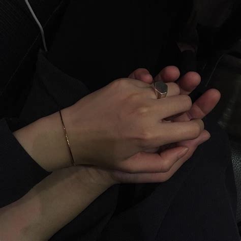 Pin By Shofia ️ On Aesthetics Couple Hands Couple Aesthetic Cute Couples