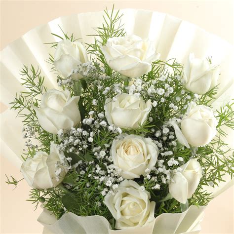 10 White Roses Bouquet – The Gift Studio