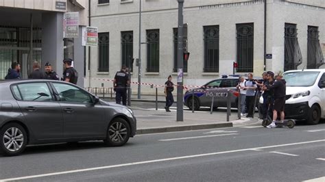 Attaque Au Couteau à Lyon Le Suspect Mis En Examen Pour Tentatives De