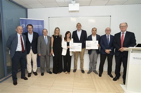 El Instituto Español de Analistas entrega los premios Antonio Dionis