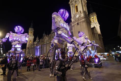 Fotos Los Reyes Magos Reparten Ilusi N En Las Cabalgatas De Toda