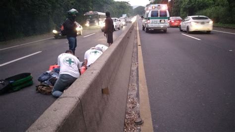 Reportan personas con múltiples lesiones en accidente en carretera