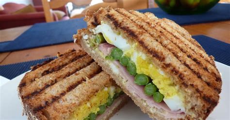 Les Cinq Sens Sandwich Aux Asperges Aux Oeufs Et Au Jambon