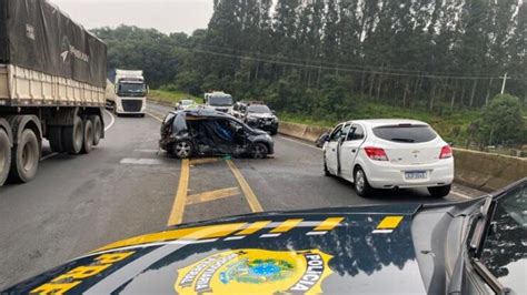 Acidente deixa duas pessoas mortas e outras três feridas em Ortigueira