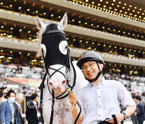 東スポ 写真部 On Twitter 【競馬】 2023年4月30日 競馬 レース 12r 1着13番 ハイアムズビーチ 白毛馬