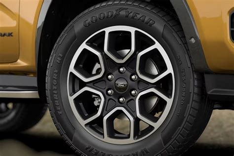 Ford Everest Wildtrak 2024 Colours Available In 3 Colours In Thailand Zigwheels