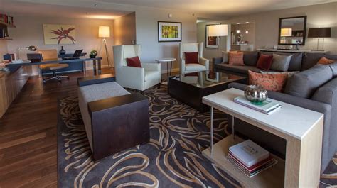 DoubleTree by Hilton Hotel Pittsburgh - Green Tree