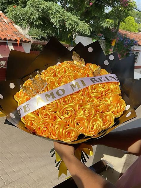 50 Rosas Eternas En Color Amarillo En 2024 Regalos Rosas Ramo De San