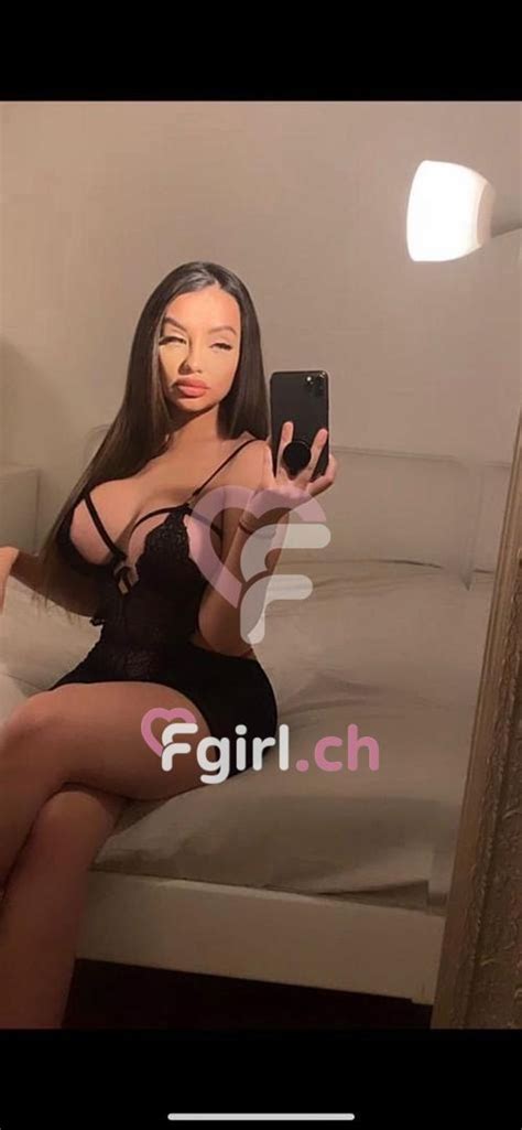 Mia Escort Fribourg Avec Une Gorge Profonde