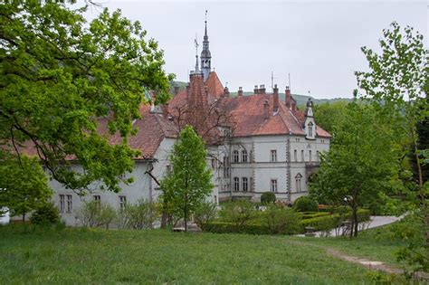 Палац Шенборнів - Замок Берегвар • Secret land