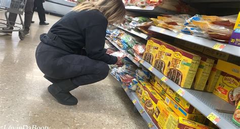 Slim Latina Milf Squatting At Walmart Spandex Leggings Yoga Pants Forum