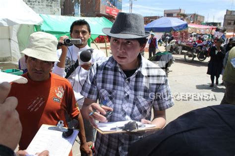 Trabajadores Del Gobierno Regional Recolectan Firmas En Horario De