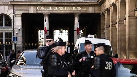 Réforme des retraites le Conseil constitutionnel rejette la seconde