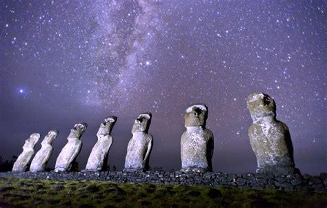 Moai Wallpapers Top Free Moai Backgrounds Wallpaperaccess