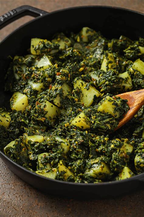 30 Minute Aloo Palak Spinach And Potato Curry Artofit