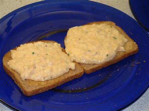 Scrambled Eggs and Cheddar Cheese Recipe - Food.com