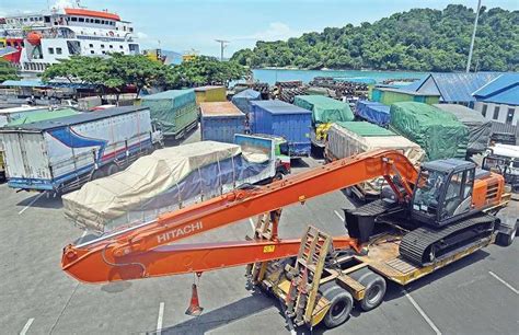 Volume Angkutan Barang Meningkat Di Pelabuhan Merak Koran Jakarta