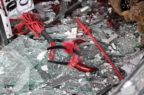 Έκρηξη σε sex shop στην Ιερά Οδό Δείτε φωτογραφίες από το κατεστραμμένο κατάστημα zarpanews gr