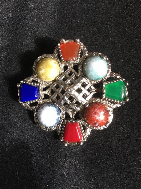 Scottish Celtic Vintage Plaid Shawl Kilt Brooch Pin Coloured Faux