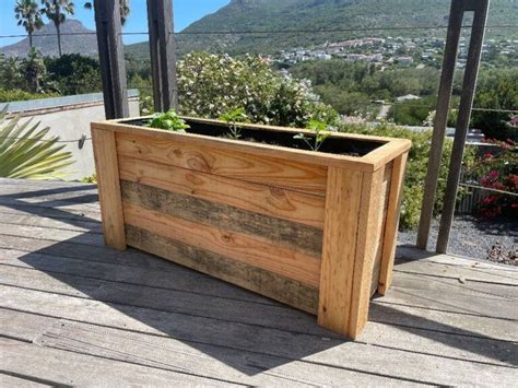 Easy To Assemble Horizontal Planter Box Diy Woodworking Plans The