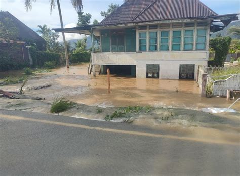 Foto Musibah Banjir Dan Tanah Longsor Di Kota Sungai Penuh Kabupaten