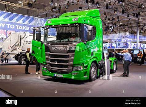 Scania R410 Hi Res Stock Photography And Images Alamy