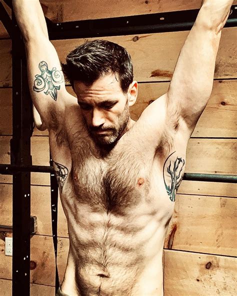 Colin Donnell Shows Off Abs After Getting Into Best Shape Us Weekly