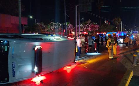 Torreón Ambulancia sufre volcadura mientras trasladaba a paciente