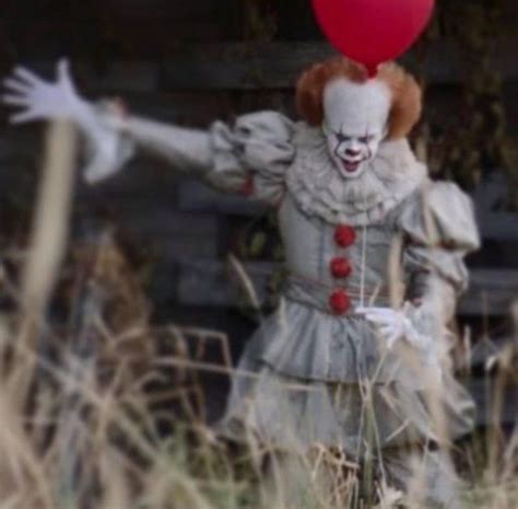 Pennywise The Dancing Clown From It 2017 Imdb Scary Movies Pennywise Pennywise The Clown