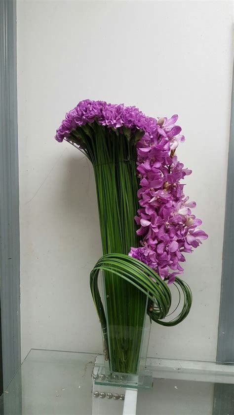 Pin By Ane Castro On Arranjos Florais Modern Flower Arrangements