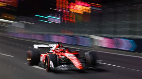 Formule 1 les Ferrari de Leclerc et Sainz en tête des essais libres