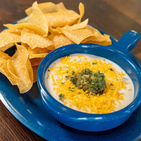 Queso Y Chips - Crockett Tavern