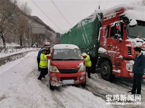 【新春走基层】宝鸡交警：春节我在岗 守护在路上 国际在线