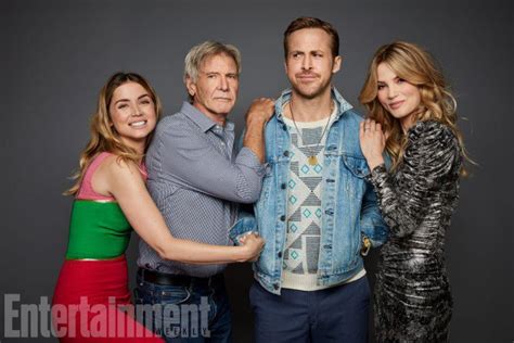 The Cast Of Blade Runner Poses In The Comic Con Photos