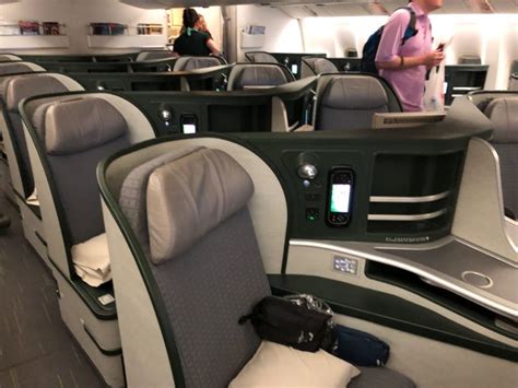 Eva 777 Business Class Royal Laurel Class Review 2022 Uponarriving