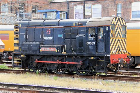 British Rail Class 08 Diesel Shunter Locomotive 08669 Bo Flickr