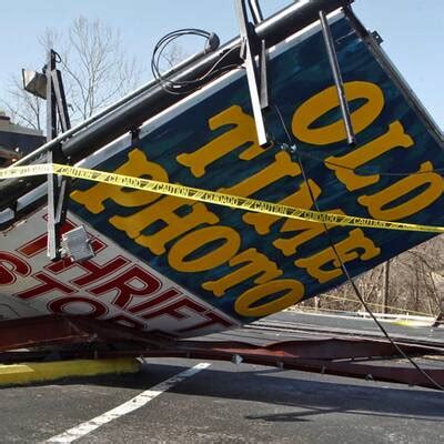 Tornados Richten Schwere Sch Den An Oe At