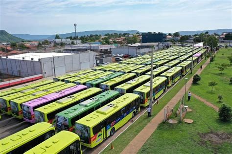 Vereador Folha comemora entrega de mais 70 novos ônibus do transporte