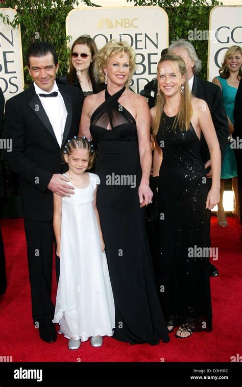 (dpa) - Spanish born actor Antonio Banderas and his wife US actress ...