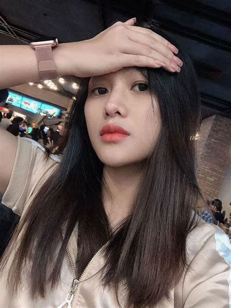 Hot girl làng hài đi lên từ nghèo khó từng rất ghét chồng khi anh làm quen giờ hôn nhân viên mãn