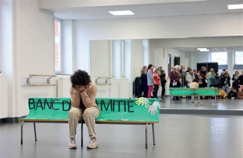 Montceau Ecole Voltaire Rousseau le banc de l amitié le banc des