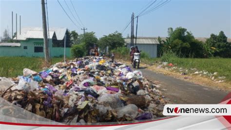 Tpa Pesalakan Ditutup Tumpukan Sampah Berserakan Di Jalanan Pemalang