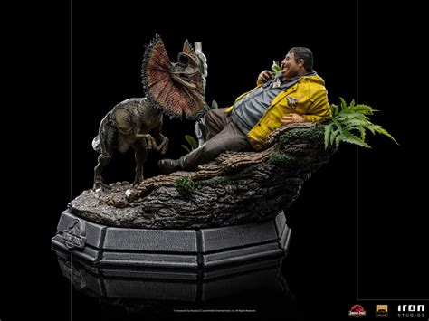 Buy Statues Jurassic Park Art Scale Statue Dennis Nedry Meets The Dilophosaurus 1 10