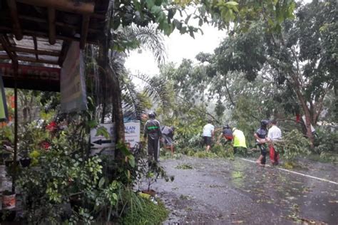 Musim Bencana Warga Sleman Wajib Mewaspadai Lahar Hujan Dan Angin Kencang