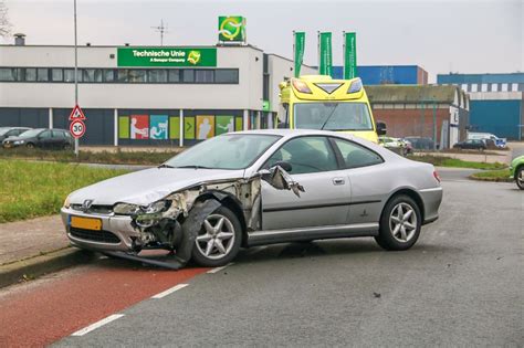 Gewonde Na Ongeval Tussen Twee Autos Oozo Nl